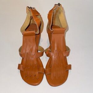 Chic Tan Fringe Sandals